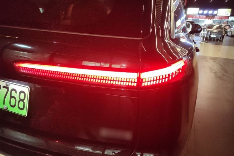 Used ONVO Luxeed L90 2025 Model—Max Six-Seater Version Right Rear Taillight