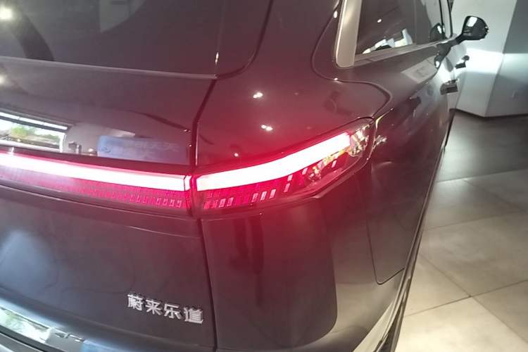 Used ONVO Luxeed L90 2025 Model—Max Six-Seater Version Right Rear Taillight