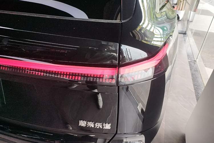 Used ONVO Luxeed L90 2025 Model—Ultra Six-Seater Version Right Rear Taillight