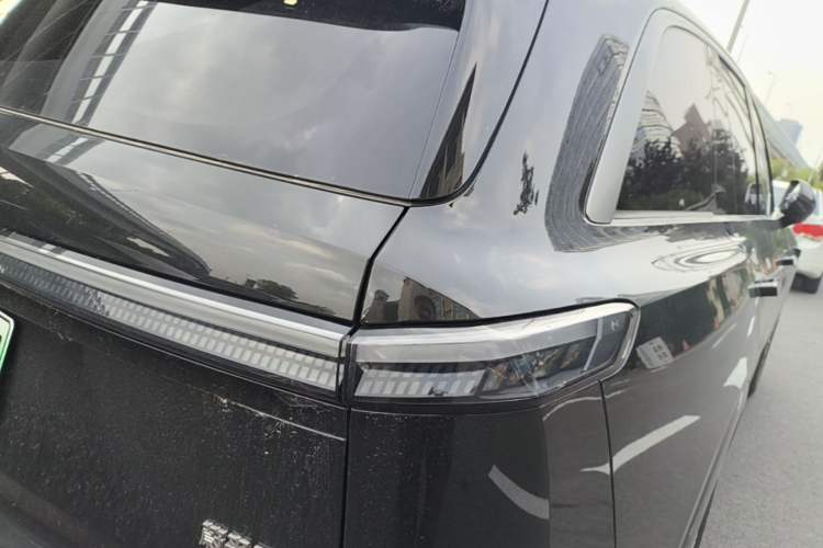 Used ONVO Luxeed L90 2025 Model—Max Six-Seater Version Right Rear Taillight