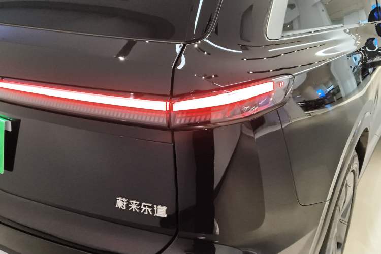 Used ONVO Luxeed L90 2025 Model—Ultra Six-Seater Version Right Rear Taillight