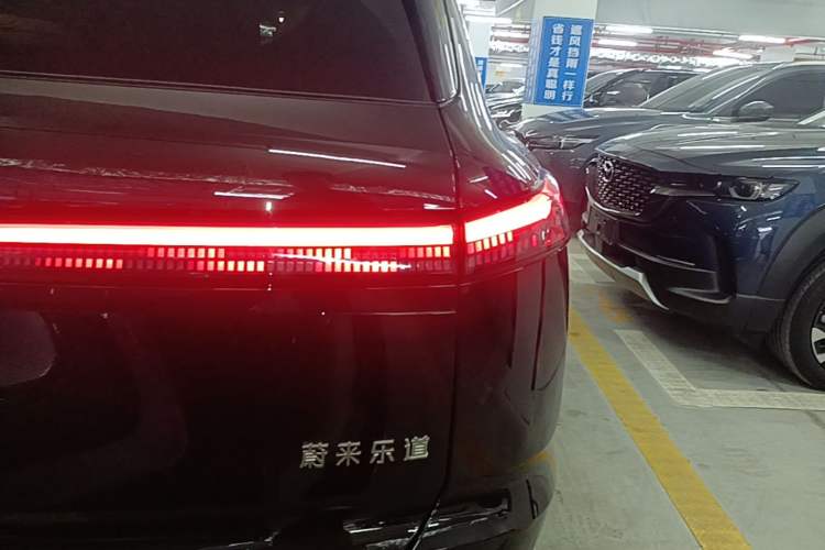 Used ONVO Luxeed L90 2025 Model—Ultra Six-Seater Version Right Rear Taillight