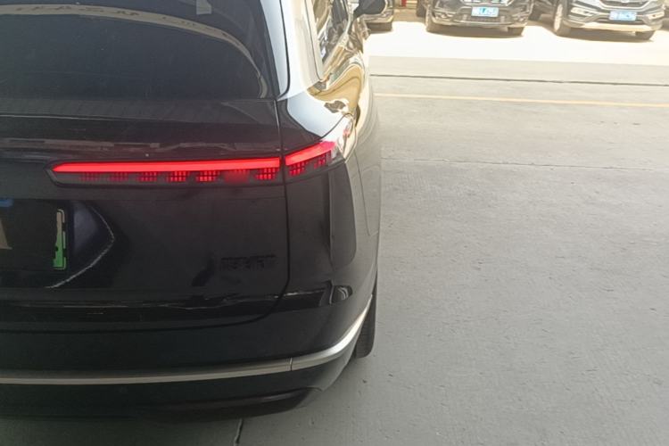 Used ONVO Luxeed L90 2025 Model—Max Six-Seater Version Right Rear Taillight
