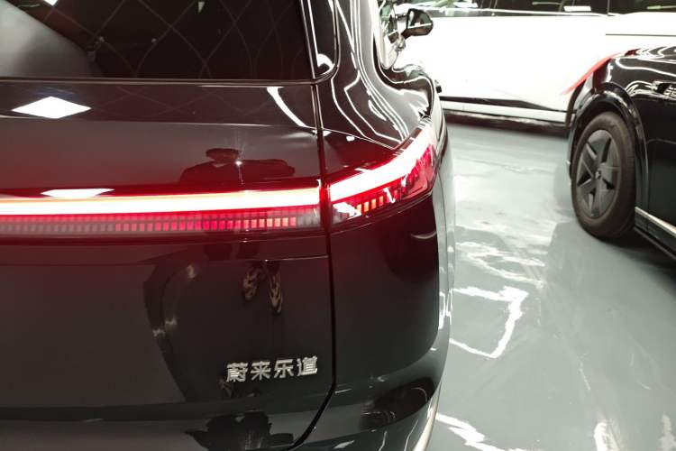 Used ONVO Luxeed L90 2025 Model—Max Six-Seater Version Right Rear Taillight