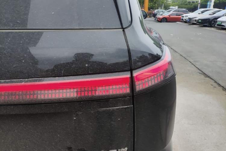 Used ONVO Luxeed L90 2025 Model—Ultra Six-Seater Version Right Rear Taillight