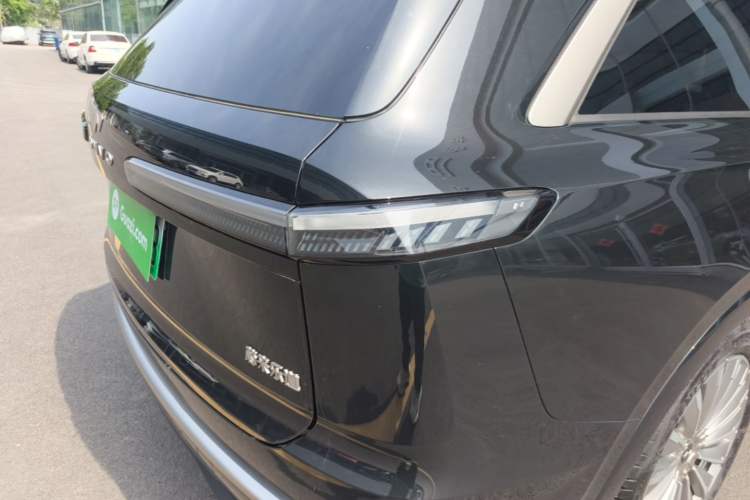 Used ONVO Luxeed L90 2025 Model—Max Six-Seater Version Right Rear Taillight