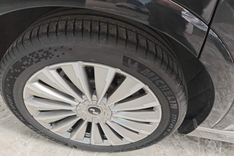 Used ONVO Luxeed L90 2025 Model Ultra Six-Seater 60-degree Battery Edition Right Rear Wheel Hub