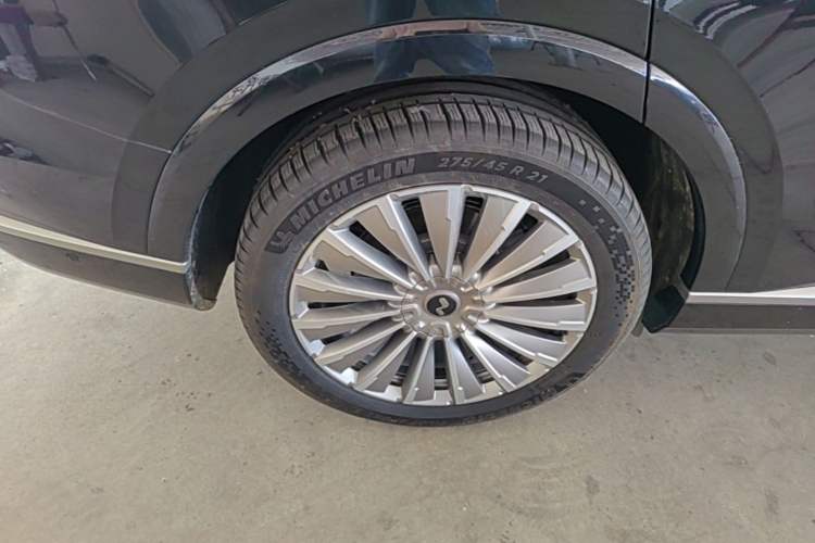 Used ONVO Luxeed L90 2025 Model—Max Six-Seater Version Right Rear Wheel Hub
