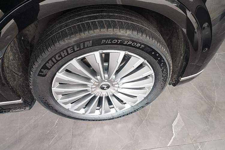 Used ONVO Luxeed L90 2025 Model—Ultra Six-Seater Version Right Rear Wheel Hub