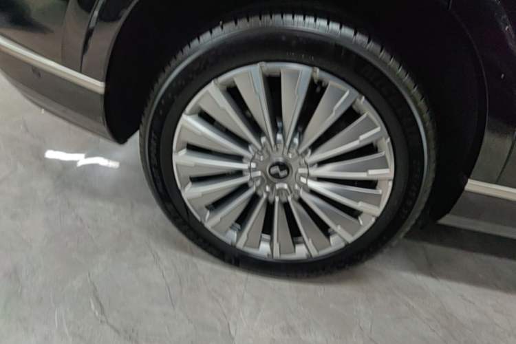 Used ONVO Luxeed L90 2025 Model—Ultra Six-Seater Version Right Rear Wheel Hub
