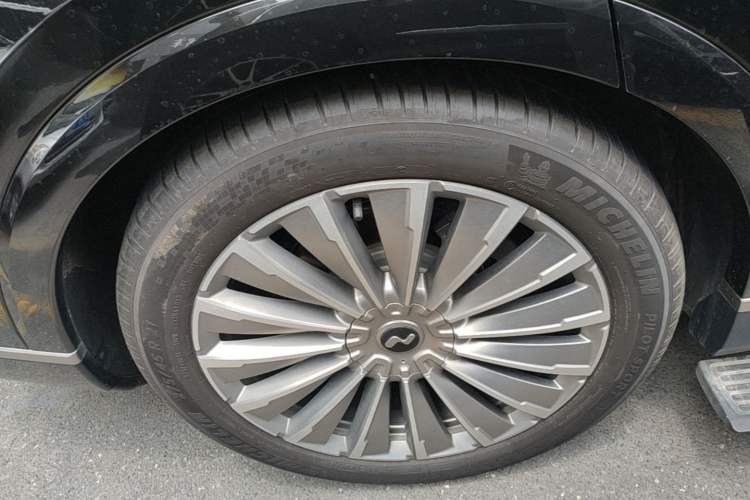 Used ONVO Luxeed L90 2025 Model Ultra Six-Seater 60-degree Battery Edition Right Rear Wheel Hub