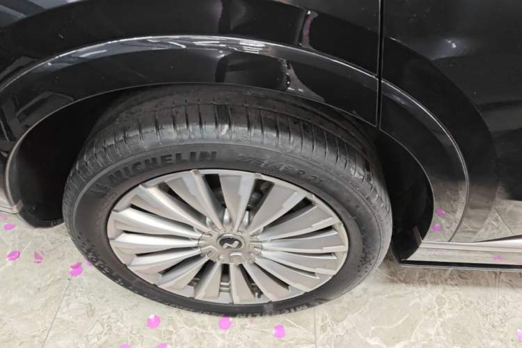 Used ONVO Luxeed L90 2025 Model—Max Six-Seater Version Right Rear Wheel Hub