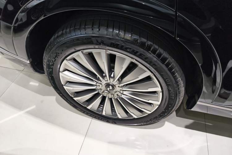 Used ONVO Luxeed L90 2025 Model—Max Six-Seater Version Right Rear Wheel Hub
