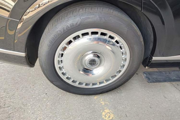 Used ONVO Luxeed L90 2025 Model—Max Six-Seater Version Right Rear Wheel Hub