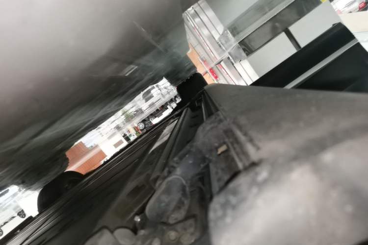 Used ONVO Luxeed L90 2025 Model Ultra Six-Seater 60-degree Battery Edition Right Side Sill