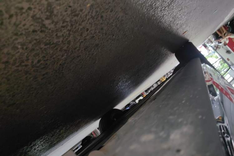 Used ONVO Luxeed L90 2025 Model—Ultra Six-Seater Version Right Side Sill