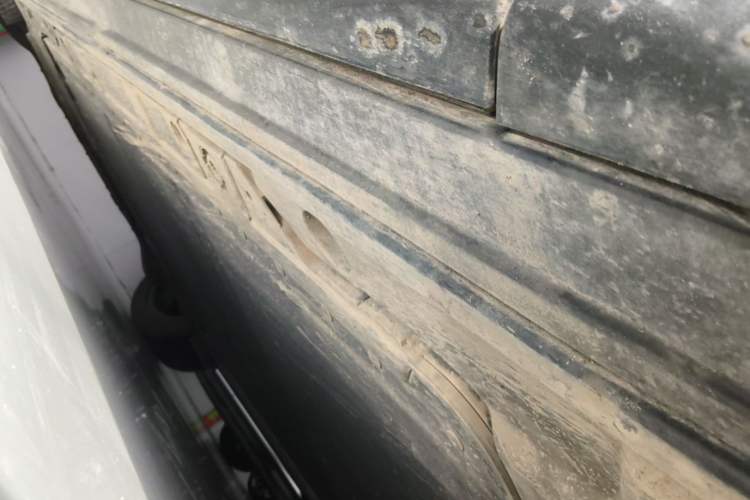 Used ONVO Luxeed L90 2025 Model—Max Six-Seater Version Right Side Sill