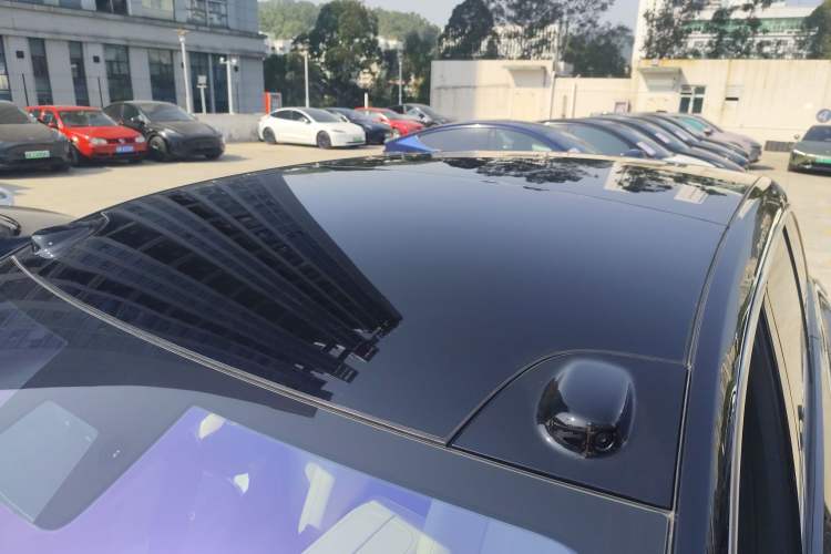 Used ONVO Luxeed L90 2025 Model—Ultra Six-Seater Version Roof