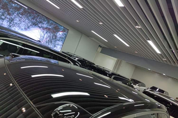 Used ONVO Luxeed L90 2025 Model—Ultra Six-Seater Version Roof