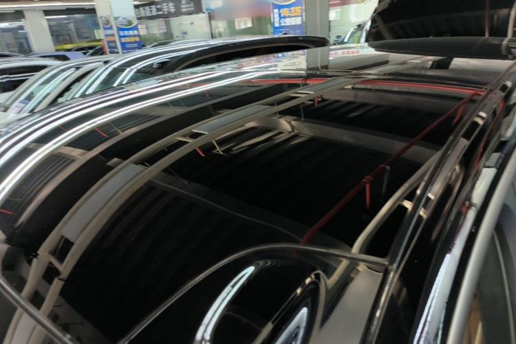 Used ONVO Luxeed L90 2025 Model—Ultra Six-Seater Version Roof