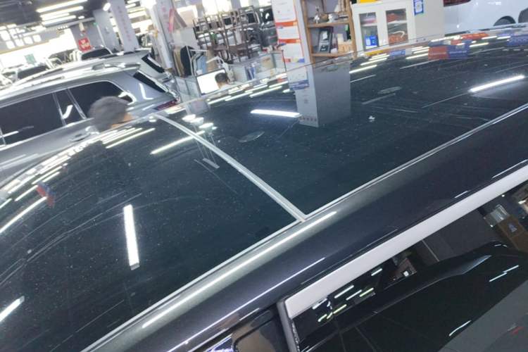 Used ONVO Luxeed L90 2025 Model—Ultra Six-Seater Version Roof