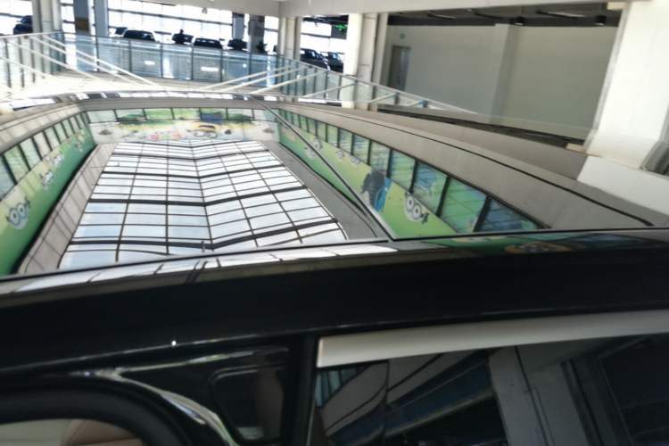 Used ONVO Luxeed L90 2025 Model—Ultra Six-Seater Version Roof