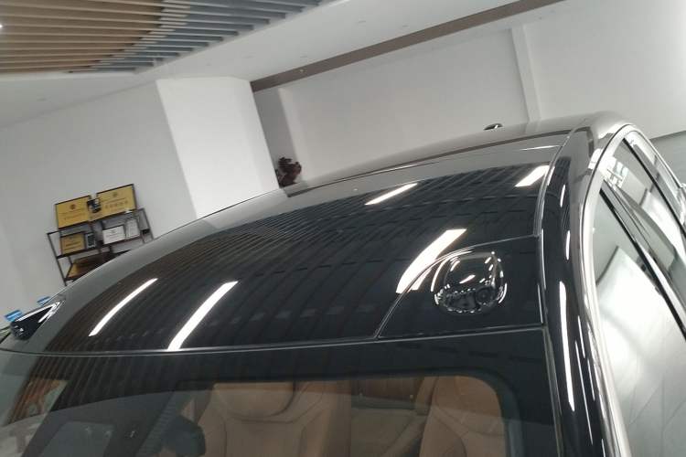 Used ONVO Luxeed L90 2025 Model—Ultra Six-Seater Version Roof