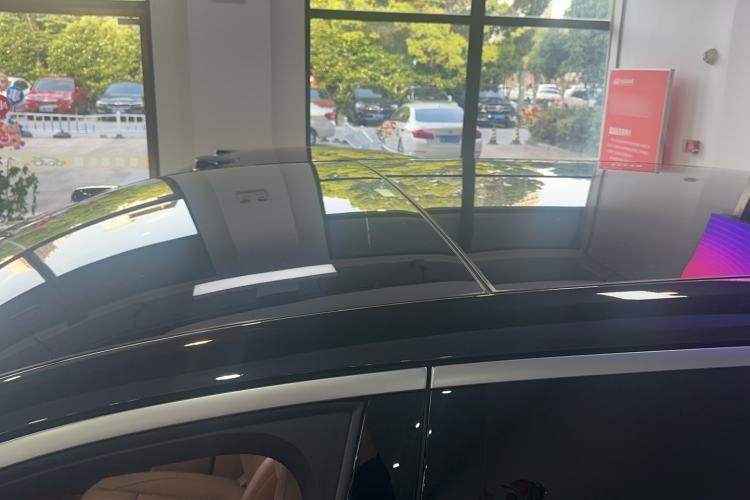 Used ONVO Luxeed L90 2025 Model—Ultra Six-Seater Version Roof
