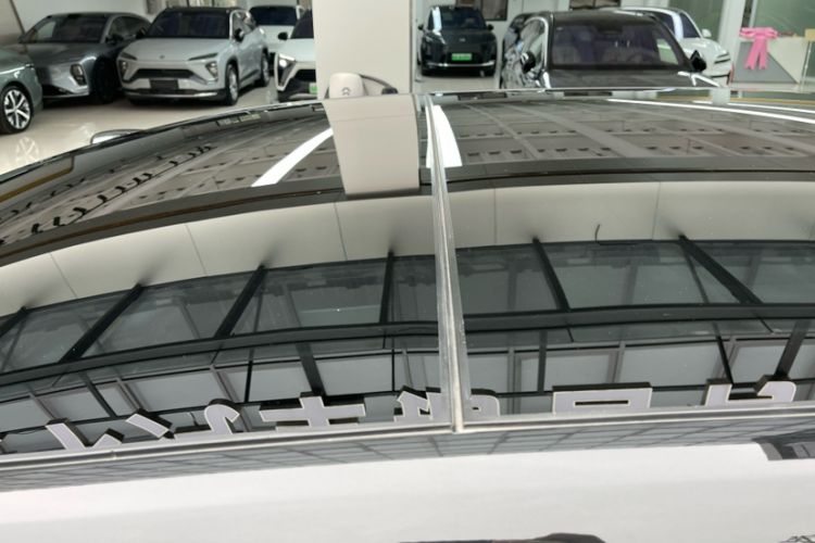 Used ONVO Luxeed L90 2025 Model—Max Seven-Seater Version Roof