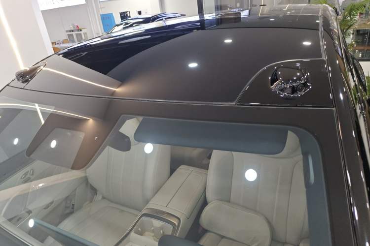 Used ONVO Luxeed L90 2025 Model—Max Six-Seater Version Roof