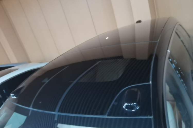 Used ONVO Luxeed L90 2025 Model—Ultra Six-Seater Version Roof