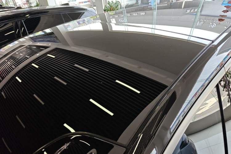 Used ONVO Luxeed L90 2025 Model—Ultra Six-Seater Version Roof