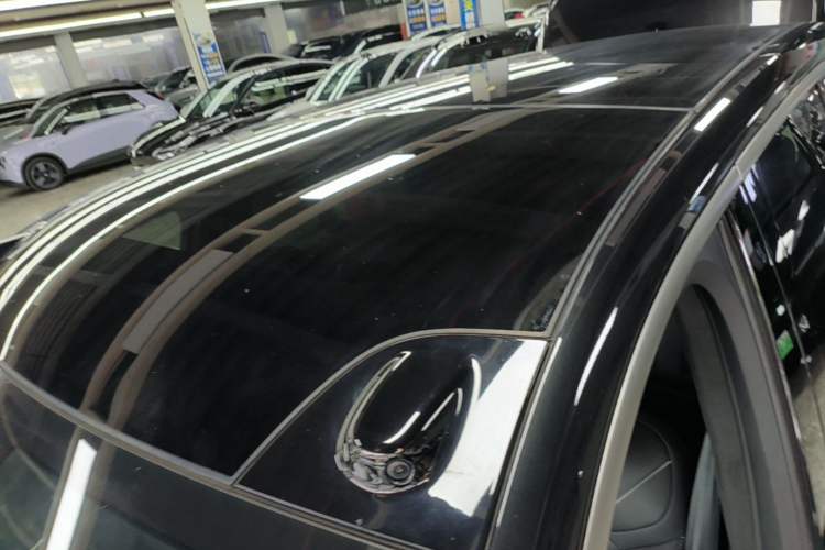 Used ONVO Luxeed L90 2025 Model—Max Six-Seater Version Roof