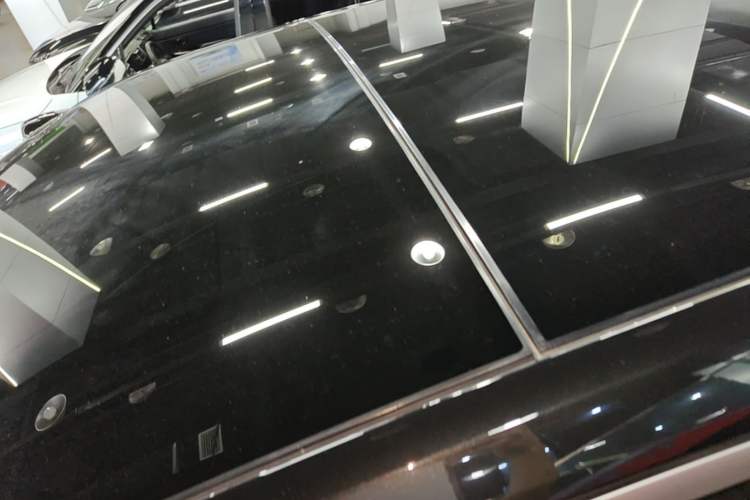 Used ONVO Luxeed L90 2025 Model—Ultra Six-Seater Version Roof
