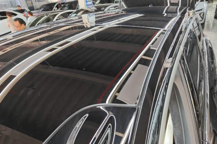 Used ONVO Luxeed L90 2025 Model—Max Six-Seater Version Roof