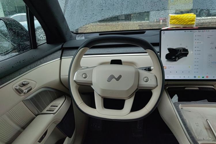 Used ONVO Luxeed L90 2025 Model—Ultra Six-Seater Version Steering Wheel