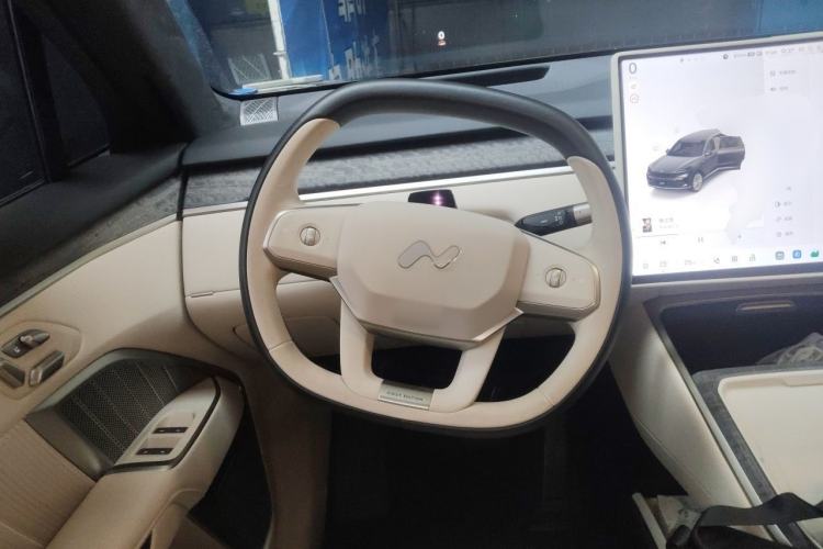 Used ONVO Luxeed L90 2025 Model—Pro Six-Seater Version Steering Wheel