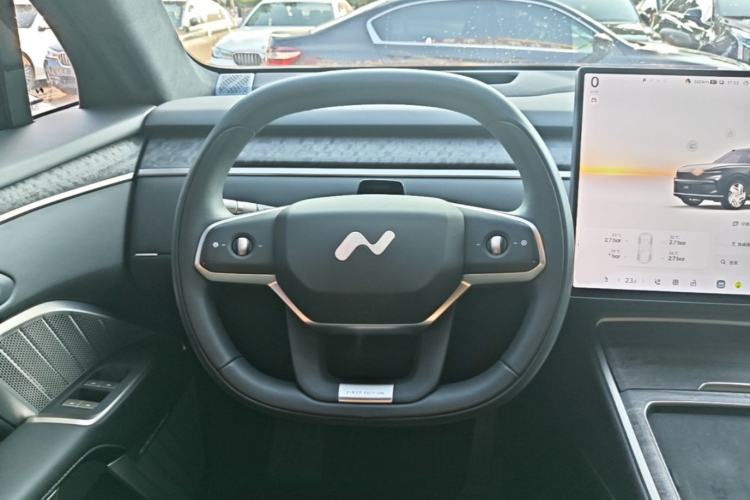 Used ONVO Luxeed L90 2025 Model—Pro Six-Seater Version Steering Wheel