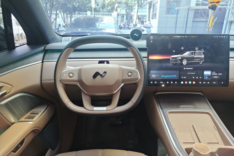 Used ONVO Luxeed L90 2025 Model—Ultra Six-Seater Version Steering Wheel