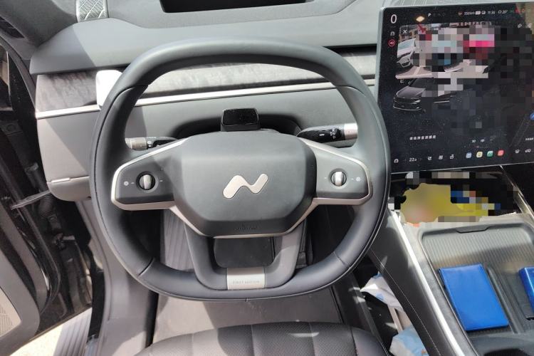 Used ONVO Luxeed L90 2025 Model—Ultra Six-Seater Version Steering Wheel