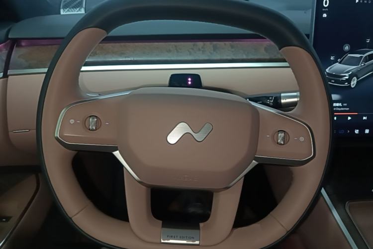 Used ONVO Luxeed L90 2025 Model—Ultra Six-Seater Version Steering Wheel
