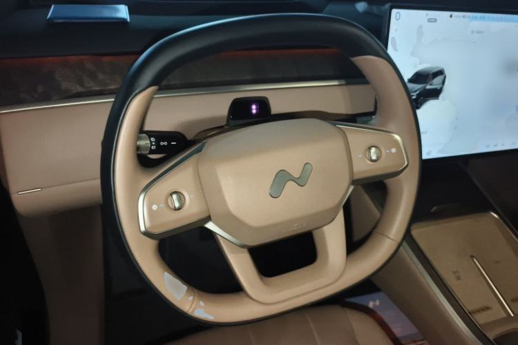 Used ONVO Luxeed L90 2025 Model—Ultra Six-Seater Version Steering Wheel