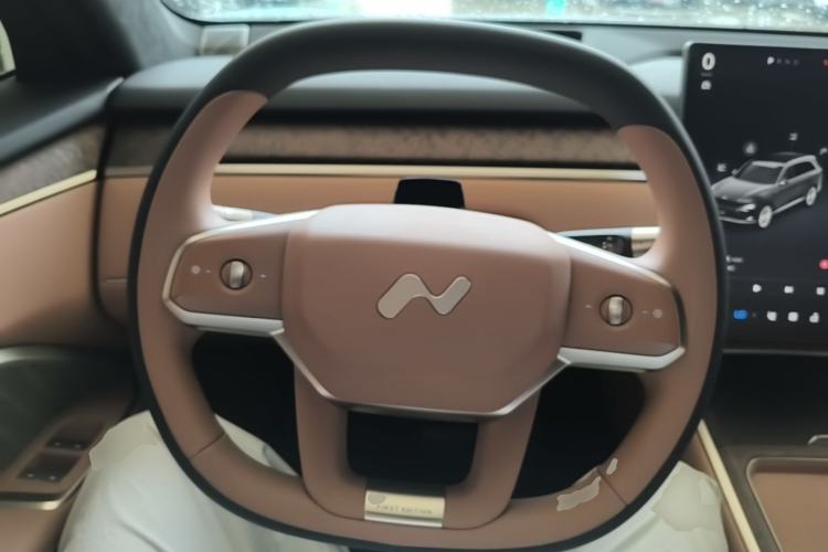 Used ONVO Luxeed L90 2025 Model Max Six-Seater 60-degree Battery Edition Steering Wheel