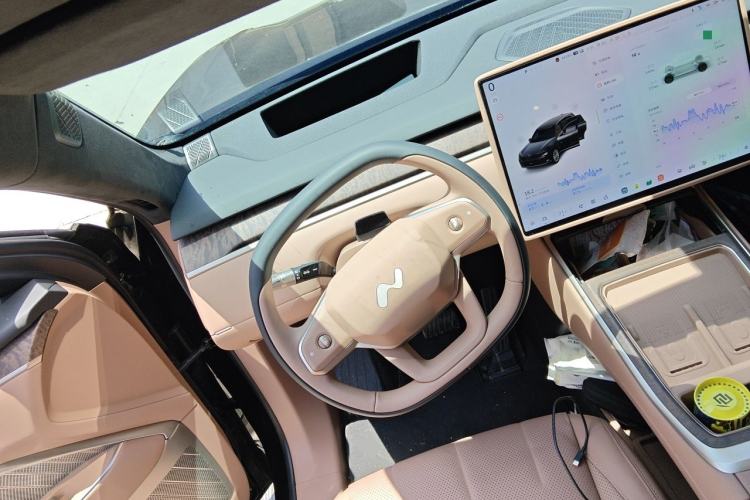 Used ONVO Luxeed L90 2025 Model—Ultra Six-Seater Version Steering Wheel