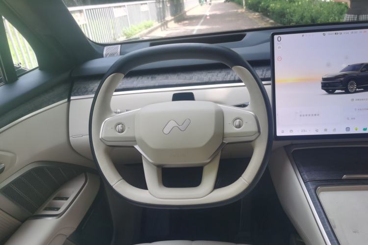 Used ONVO Luxeed L90 2025 Model Max Six-Seater 60-degree Battery Edition Steering Wheel