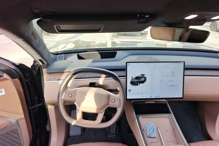 Used ONVO Luxeed L90 2025 Model—Ultra Six-Seater Version Steering Wheel
