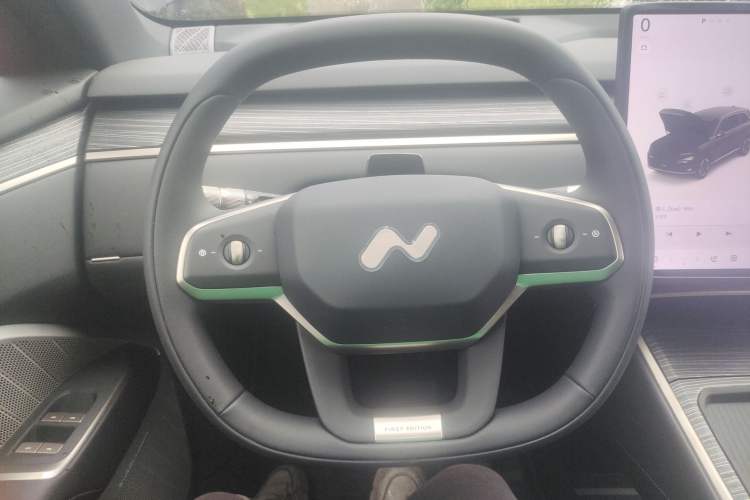 Used ONVO Luxeed L90 2025 Model—Pro Seven-Seater Version Steering Wheel