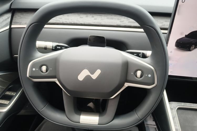 Used ONVO Luxeed L90 2025 Model—Ultra Six-Seater Version Steering Wheel