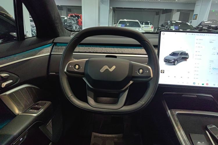 Used ONVO Luxeed L90 2025 Model—Ultra Six-Seater Version Steering Wheel