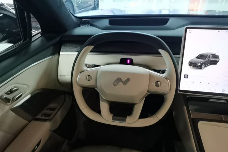 Used ONVO Luxeed L90 2025 Model Ultra Six-Seater 60-degree Battery Edition Steering Wheel